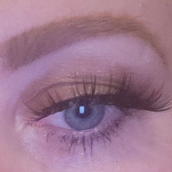 Lashes- Natural Eyelashes - Picture 5 of 8